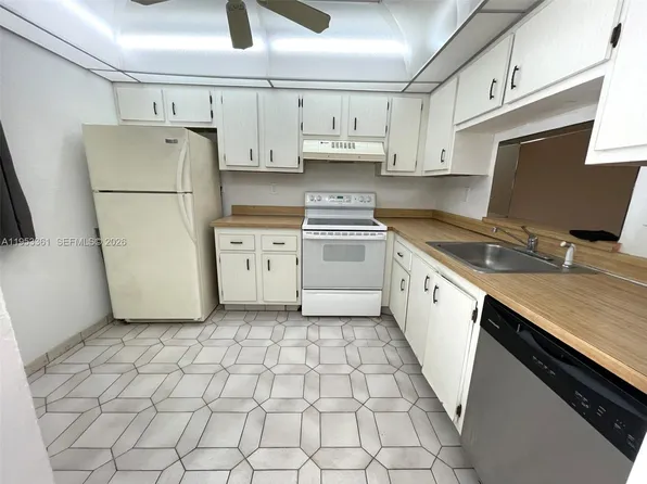 1810 SW 81st Ave APT 2401, Pompano Beach, FL 33068