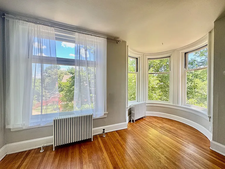 211 Loraine Ave — Photo 11