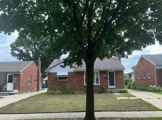 6726 Whitby St, Garden City, MI 48135