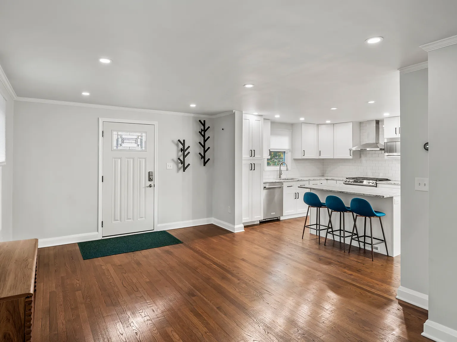 5911 Brackenridge Avenue - 1 — Photo 4
