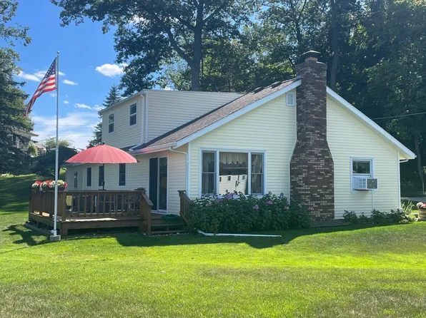 11574 Ramseyer Dr, Plainwell, MI 49080