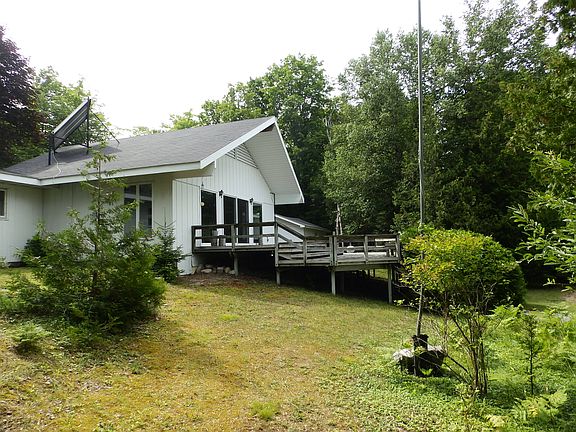 Great room/deck peaceful