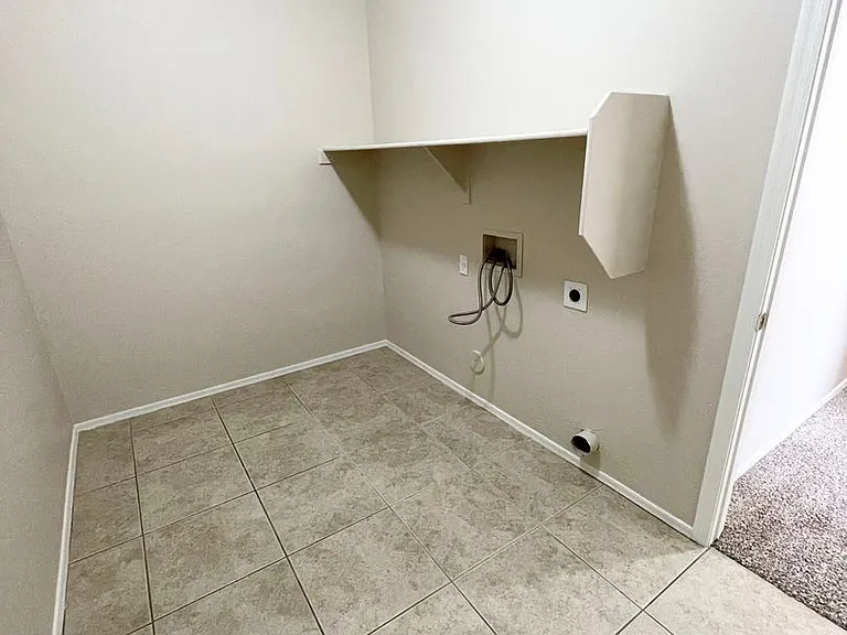 3720 W Rushmore Dr — Photo 32