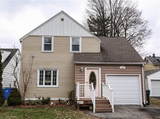 1121 N Winton Rd, Rochester, NY 14609