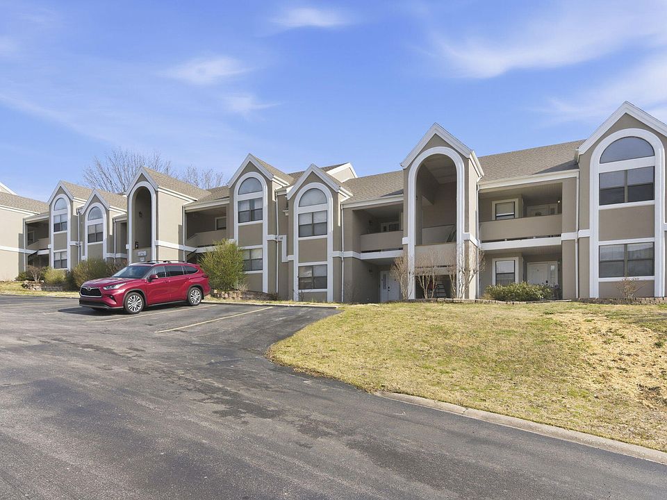 1st image of 305 Wimbledon Drive #2 BLDG 61