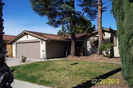 1st image of 823 Coffey Ct