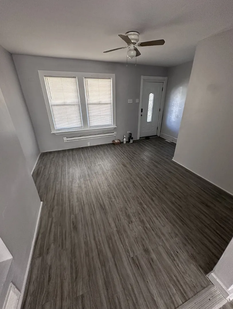 2647 S 68th St, 3 bedrooms, 1 bathroom House for $1,500/ Month — Photo 2
