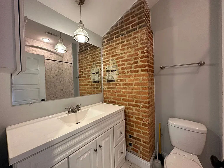 305 S Ann St — Photo 23