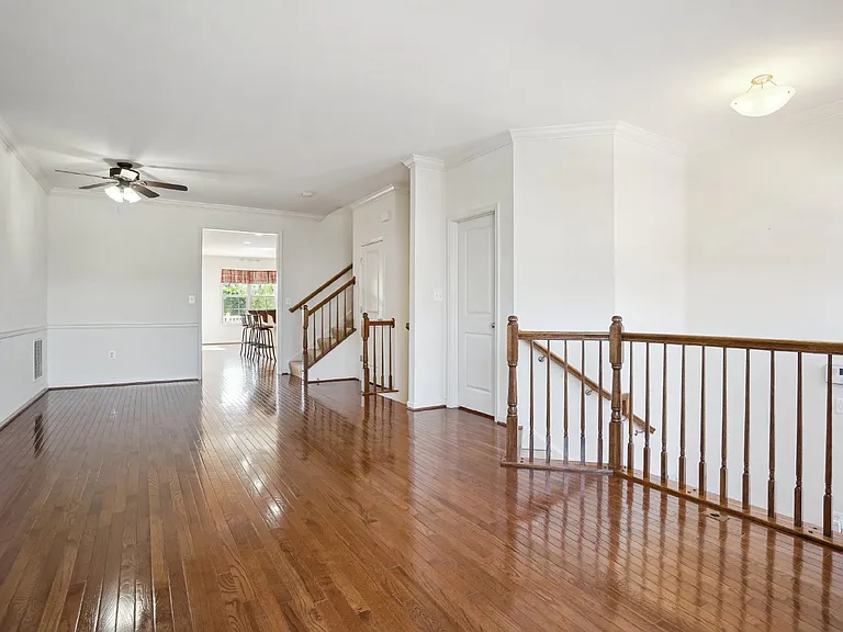 41685 Saint Albans Ter — Photo 16