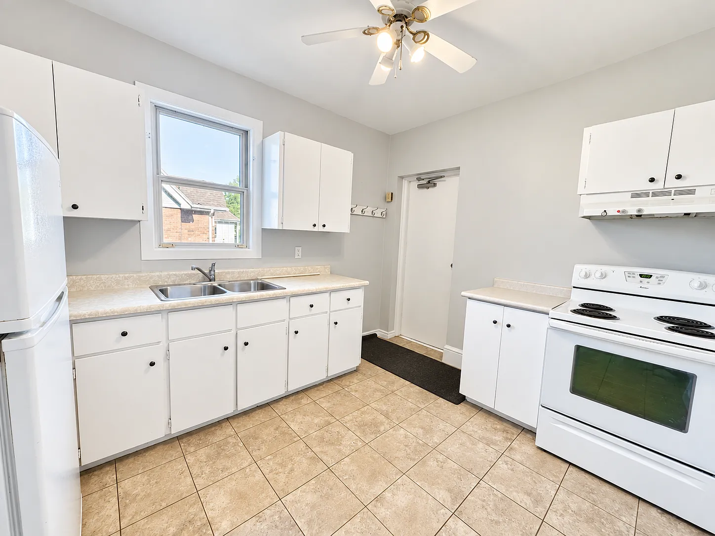 47 Delaware Ave - Unit 2 — Photo 2