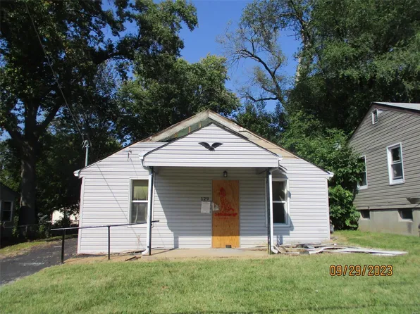 129 Connolly Dr, Saint Louis, MO 63135