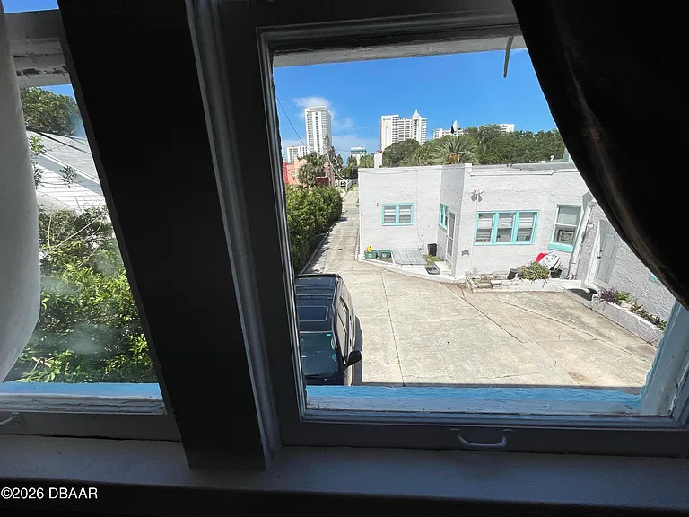 411 N Oleander Ave #5 — Photo 18