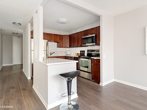 4th image of 405 N Wabash Ave Unit 213