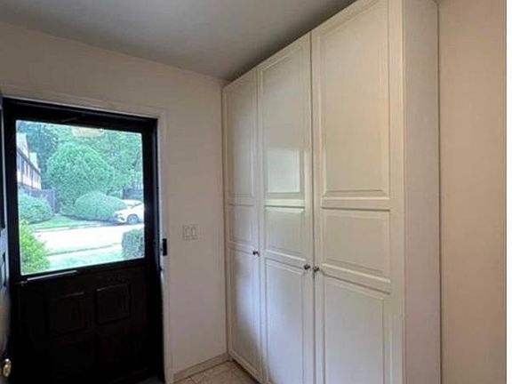 2nd image of 18 Linwood Ave #18