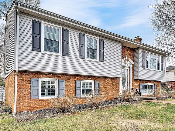 4th image of 1813 Cambridge Dr