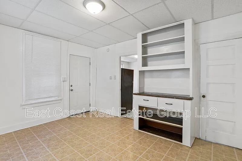 Building Photo - 207 N Mulberry St #2