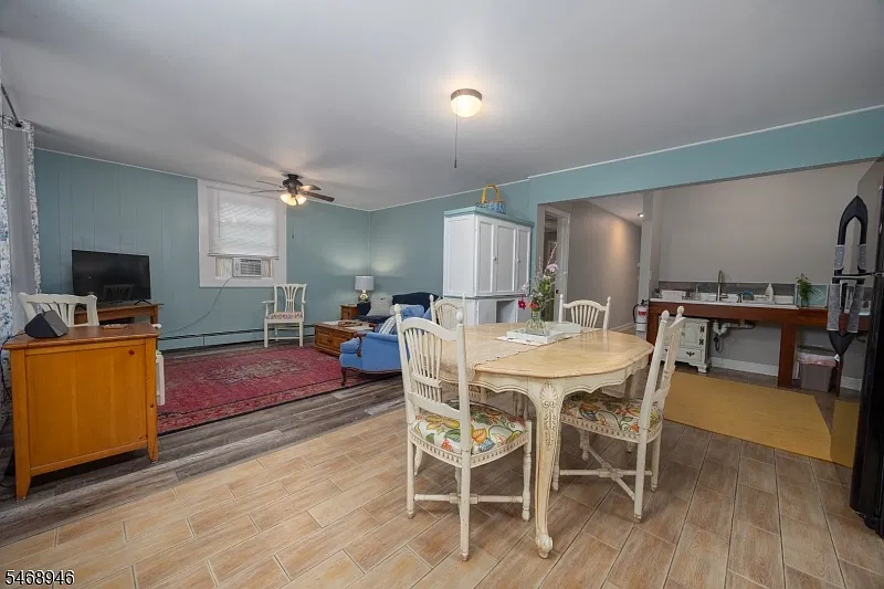 1 bed, 1.0 bath, $1,900 — Photo 3