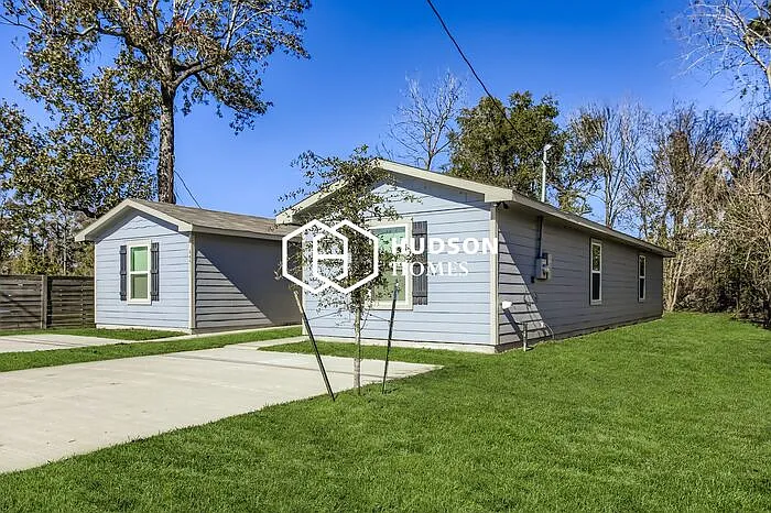 3 bed, 2.0 bath, 980 sqft, $1,149 — Photo 3
