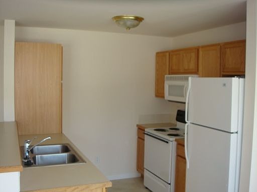 2nd image of 10054 W Garverdale Ln APT 101