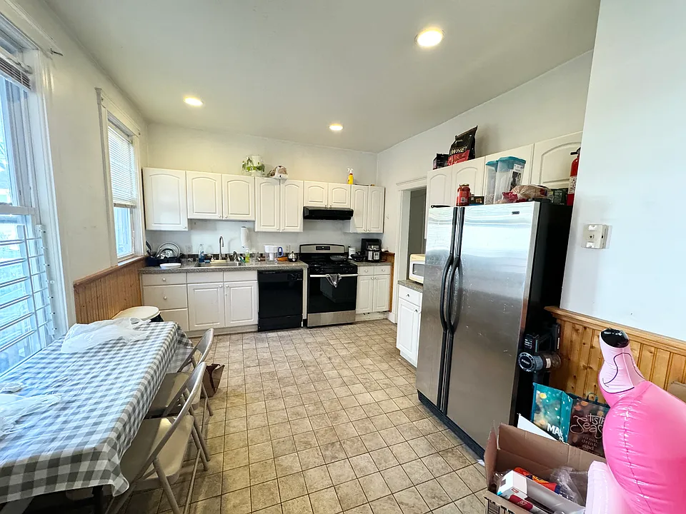 53 Hillside St #2