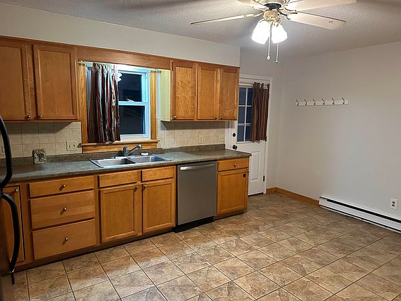 3rd image of 606 Mill Pond Road #3