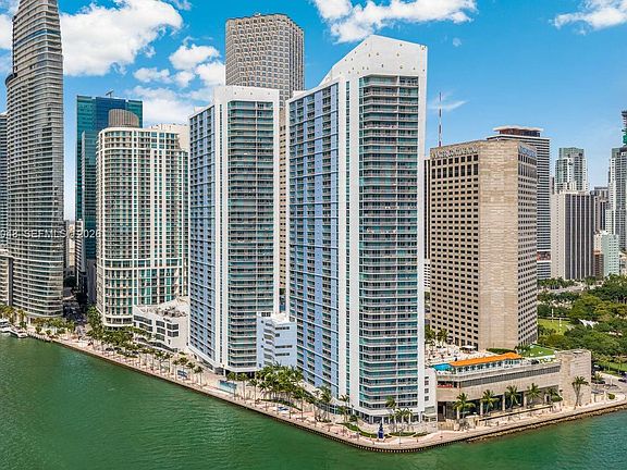 2nd image of 335 Biscayne Blvd APT 2609