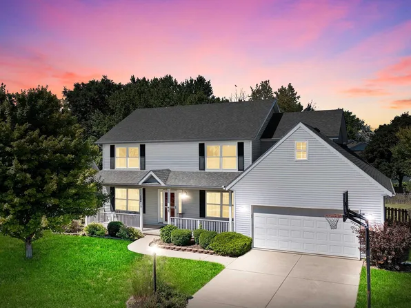 10419 N Churchill Dr, Peoria, IL 61615