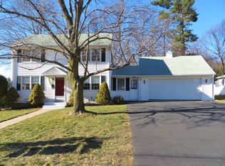 23 Castle Rd, Manchester, CT 06042