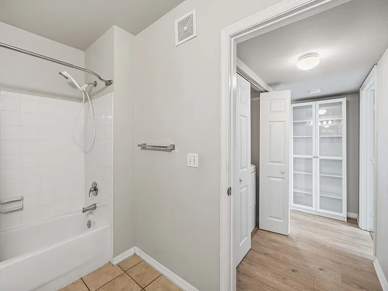 1025 Villagio Cir #208 — Photo 38