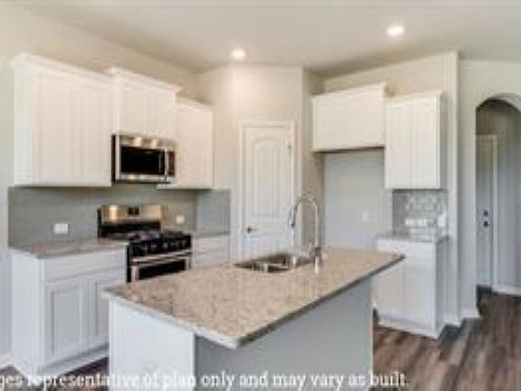 5th image of 306 Windsor Woods Dr