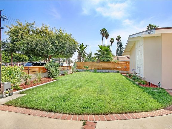 2nd image of 11912 Saticoy St