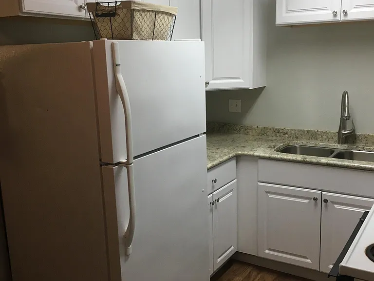 6816 Colonial Ct #3 — Photo 5