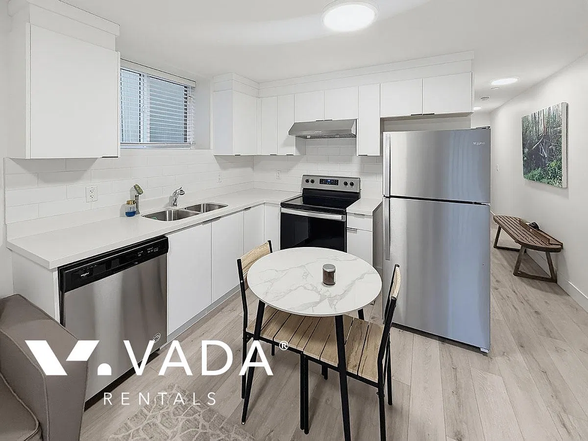 2135 West 16th Avenue Vancouver — Photo 3