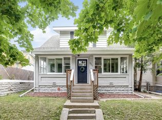 907 4th St E, Saint Paul, MN 55106