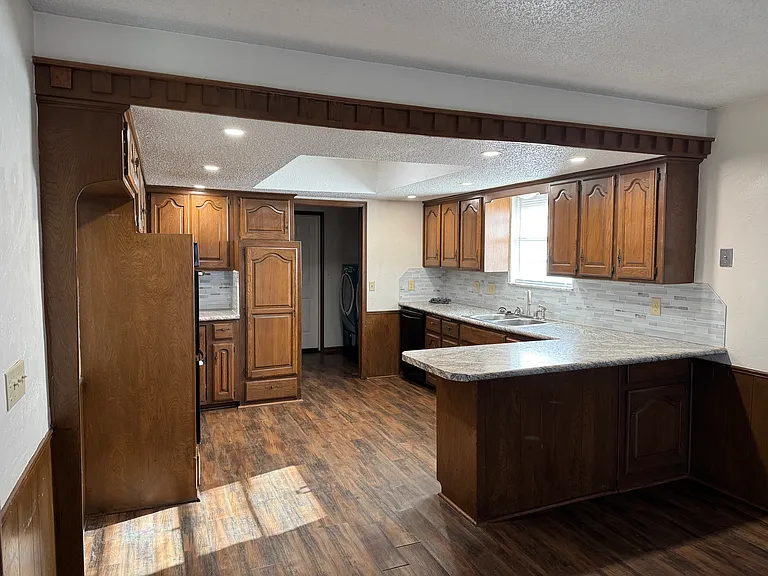 617 John F Kroutil Dr — Photo 10