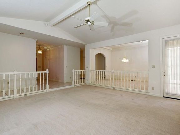 4th image of 6896 Fallsbrook Ct