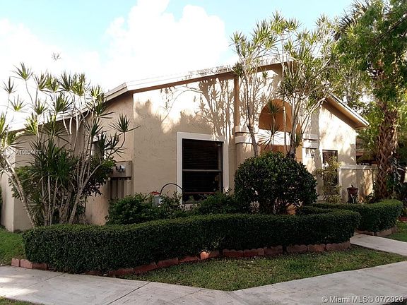 3rd image of 6466 SW 152nd Circle Pl #66-13