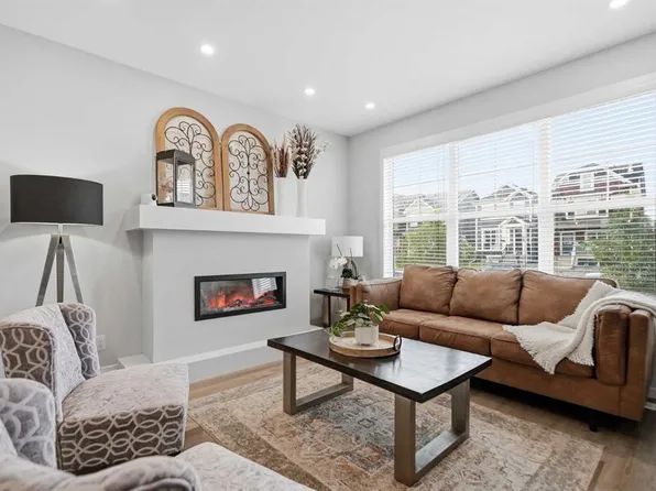 578 S Masters Rd SE, Calgary, AB T3M 2T8