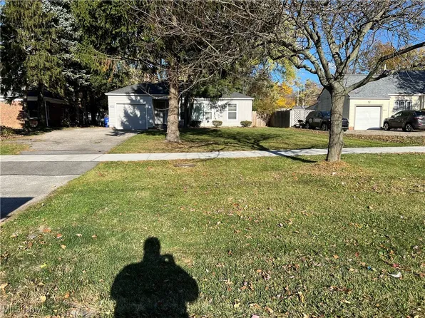 S Belvoir Blvd, Cleveland, OH 44121