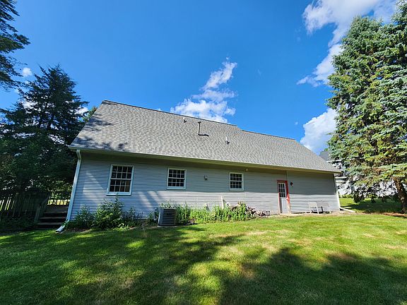 3rd image of 5861 Dover Ln