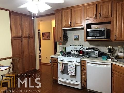 5th image of 215 S Edgewood Dr