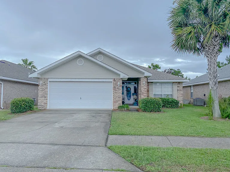 115 Secret Harbor Dr — Photo 2