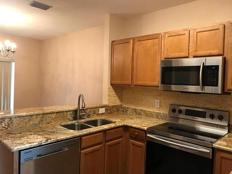 1341 Lyonshire Dr — Photo 5