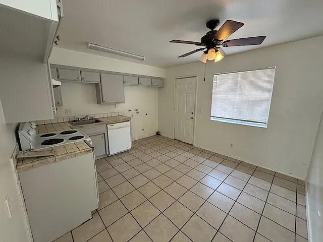 21130 Santa Barbara Dr #4 — Photo 9