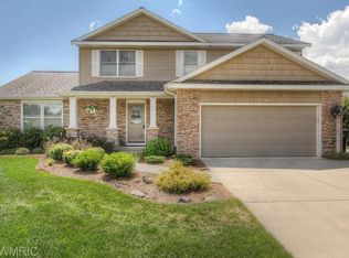 1300 Millwood Ct NE, Belmont, MI 49306