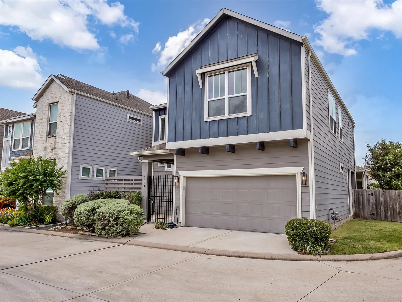 3 bed, 2.5 bath, 2015 sqft, $2,850 — Photo 2