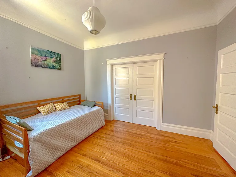 739 Shotwell St — Photo 5