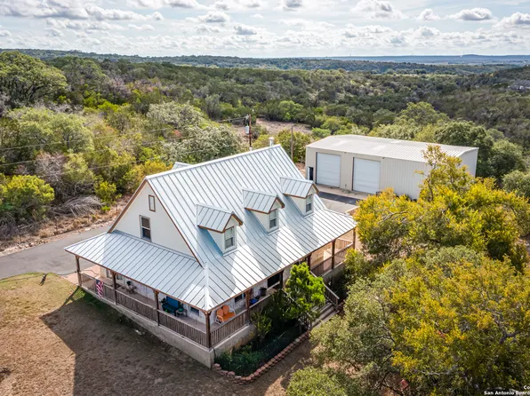 143 COUNTY ROAD 2651, Rio Medina, TX 78066