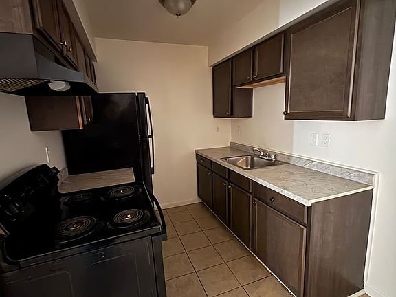 3rd image of 20481 Fleming St Unit E-08