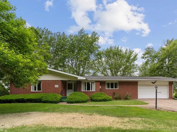 107 N Golf Dr, Winfield, IA 52659